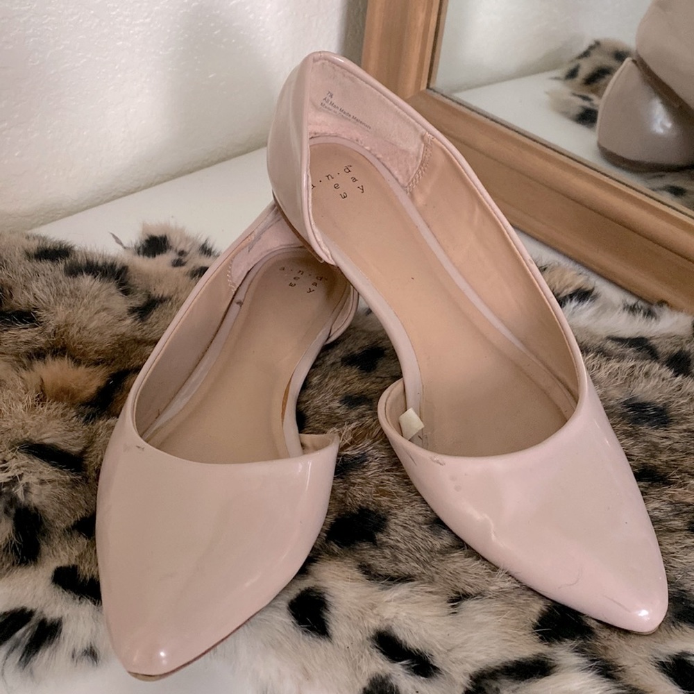 Nude flats